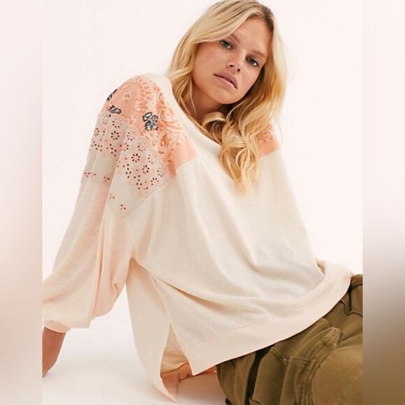 We the Free Feelin It Tee in Peach Floral Embroidered Size Small Oversized - Picture 1 of 11
